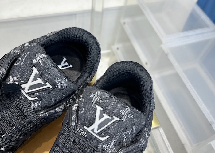 L***V Trainer Sneaker