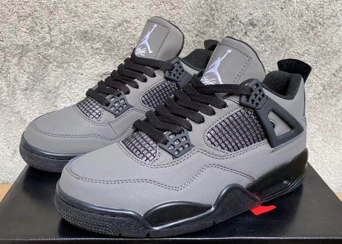 Air Jordan 4 Retro